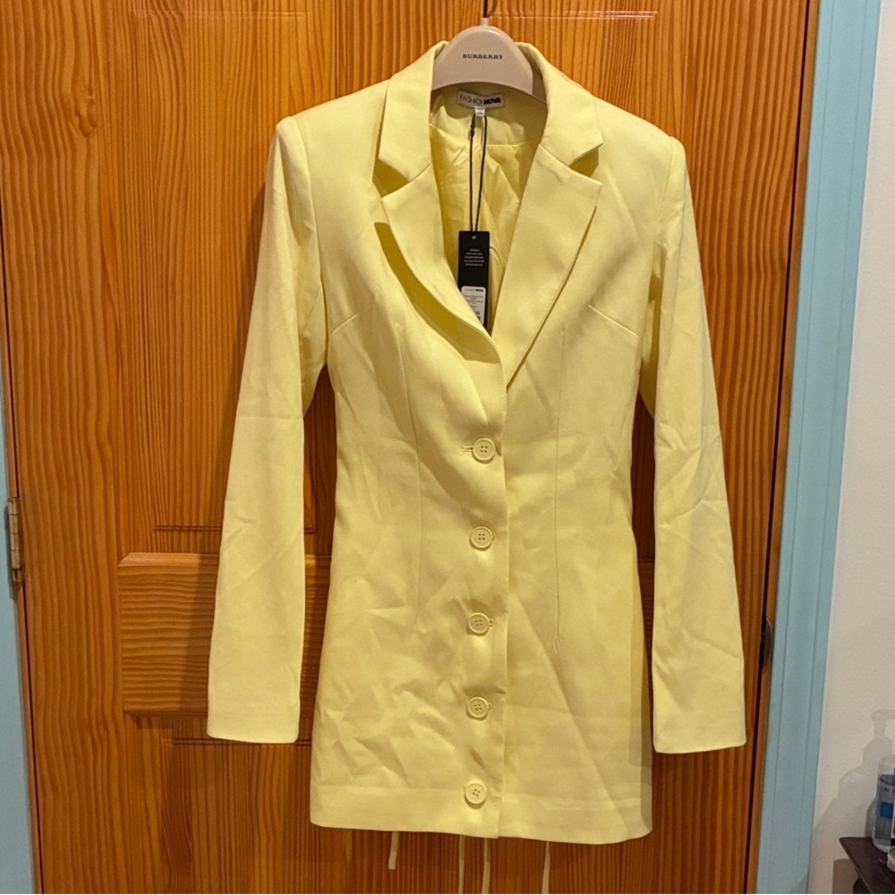 ! 🌟 Fashion Nova Light Yellow Blazer